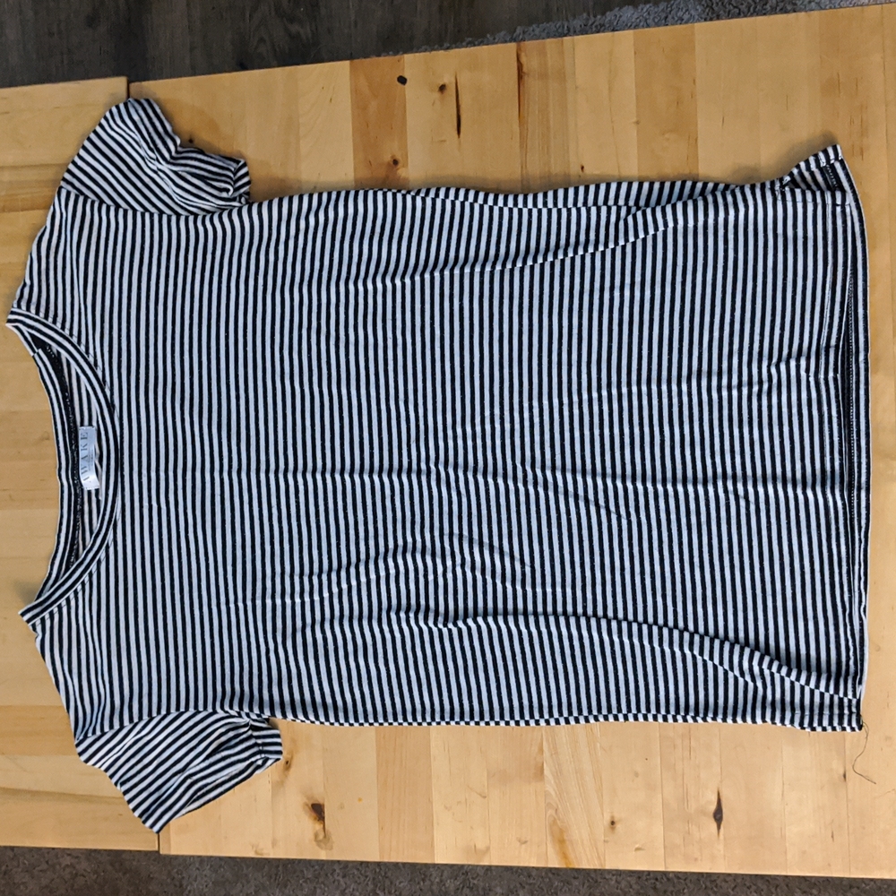 Black and white striped t-shirt